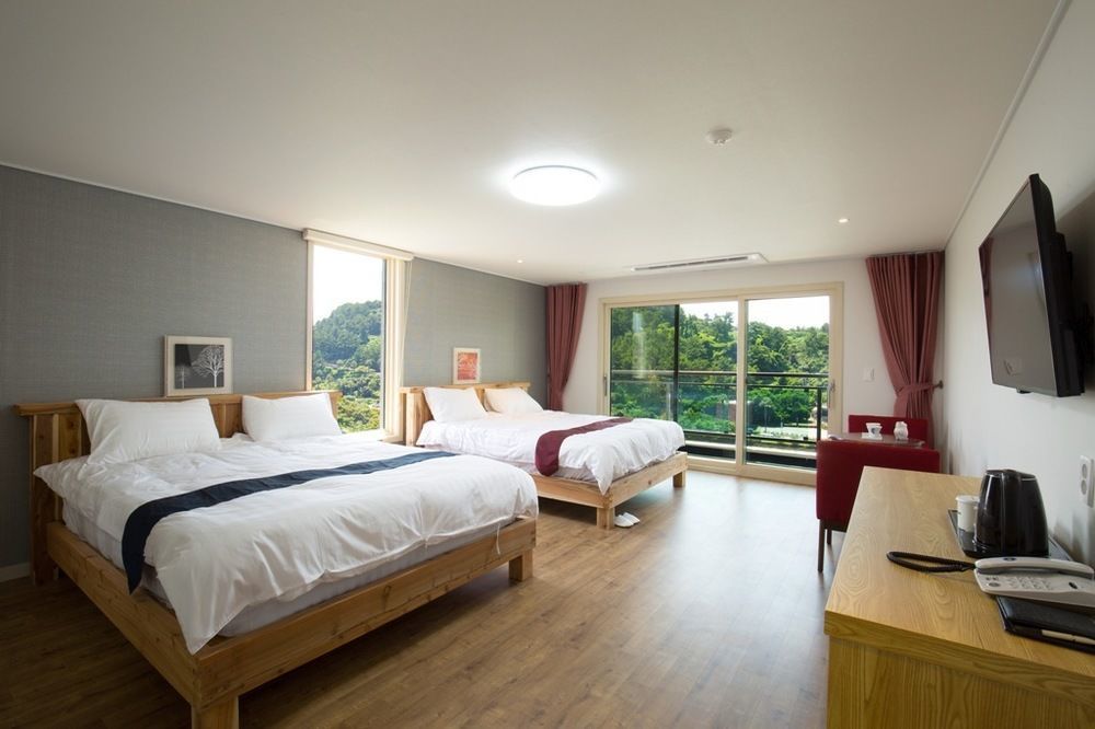 Cheonjiyeon Crystal Hotel Σεογκουίπο Εξωτερικό φωτογραφία