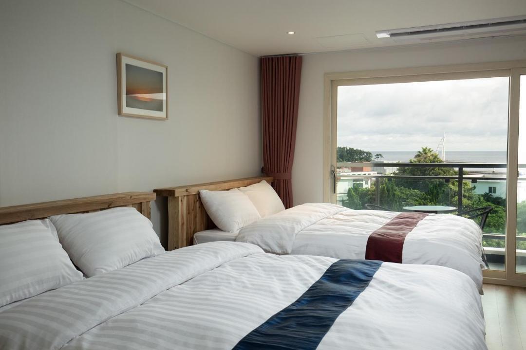 Cheonjiyeon Crystal Hotel Σεογκουίπο Εξωτερικό φωτογραφία